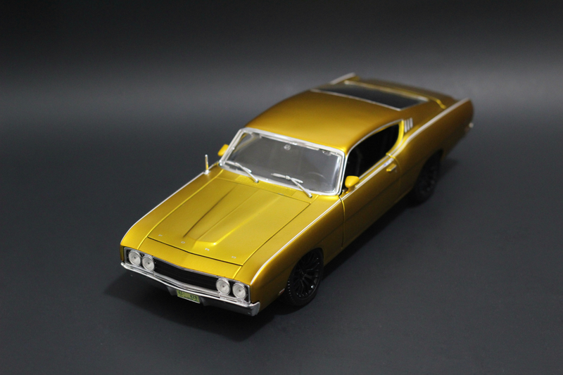 Illustration for article titled Car Week: Custom 1/18 Maisto Ford Torino Talladega Coyote